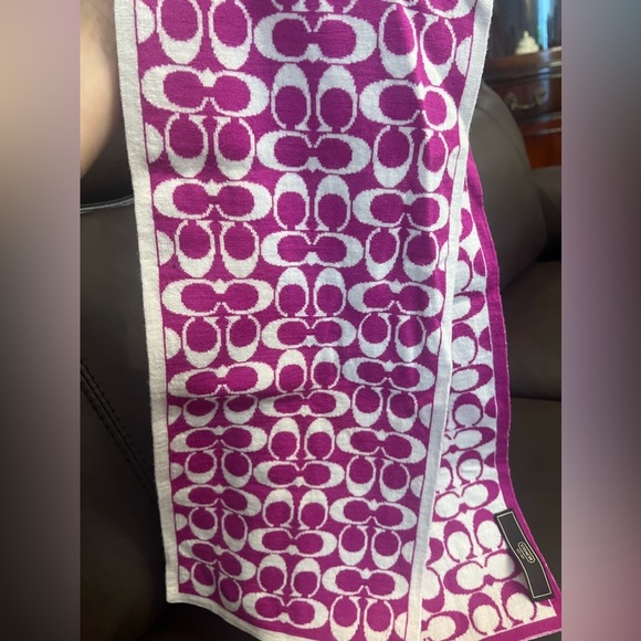 COACH purple pink and white C scarf coach brand cute winter scraft - Picture 5 of 8